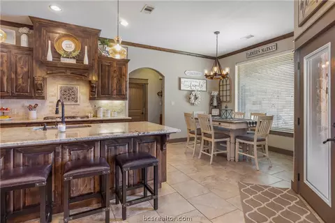 7632 Los Lobos Dr, Bryan, TX 77808 photo 15