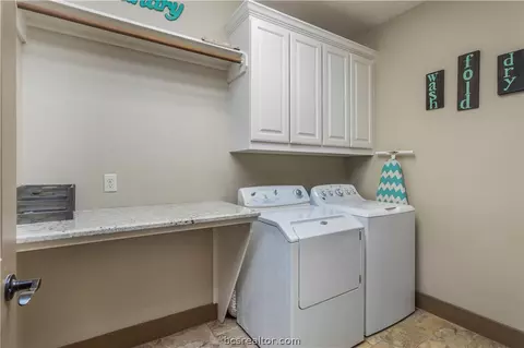 7632 Los Lobos Dr, Bryan, TX 77808 photo 27