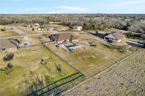 7632 Los Lobos Dr, Bryan, TX 77808 photo 38