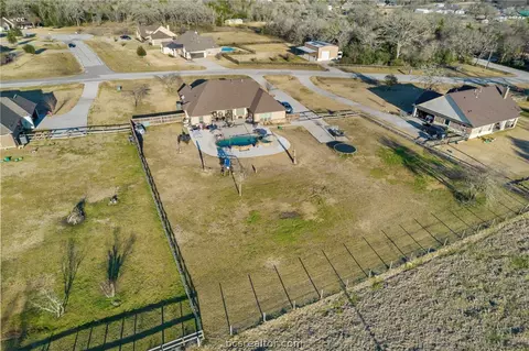 7632 Los Lobos Dr, Bryan, TX 77808 photo 35
