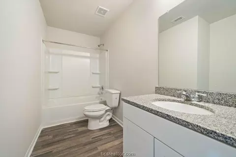 5512 Fox Bluff Dr, Bryan, TX 77807 photo 13