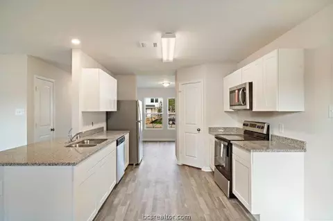 5512 Fox Bluff Dr, Bryan, TX 77807 photo 9