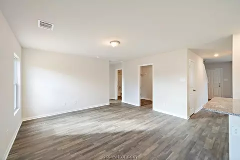 5512 Fox Bluff Dr, Bryan, TX 77807 photo 5