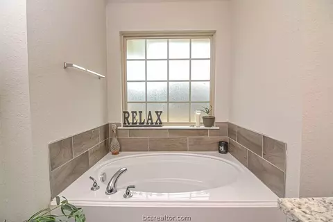 2104 Markley Dr, Bryan, TX 77807 photo 12