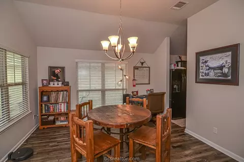 2104 Markley Dr, Bryan, TX 77807 photo 17