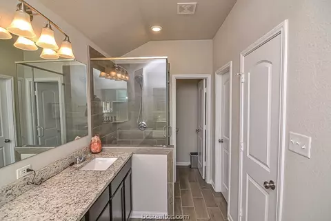 2104 Markley Dr, Bryan, TX 77807 photo 13