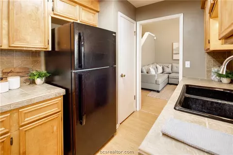 2829 Oakside Dr, Bryan, TX 77802 photo 10