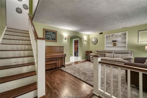 1102 E 24th St, Bryan, TX 77803 photo 1