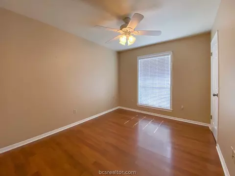 5809 Canterbury Dr, Bryan, TX 77802 photo 9