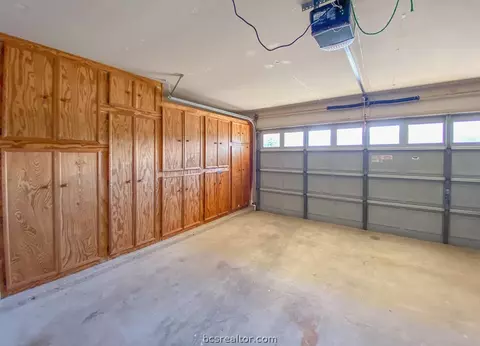 5809 Canterbury Dr, Bryan, TX 77802 photo 14