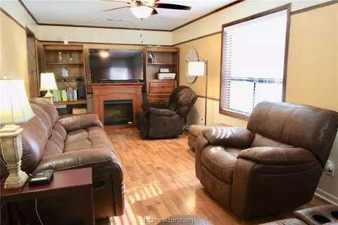 2187 Sycamore, Bryan, TX 77807 photo 9