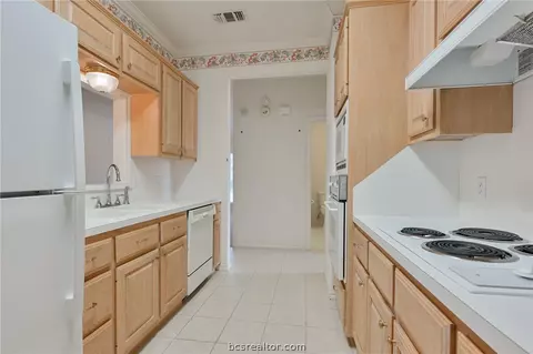 1500 Bennett St, Bryan, TX 77802 photo 9