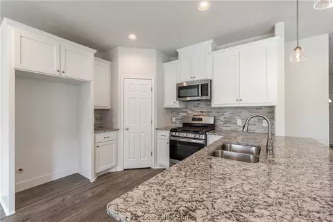 1809 Beason St, Bryan, TX 77801 photo 4