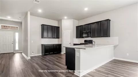 1973 Chief St, Bryan, TX 77803 photo 1