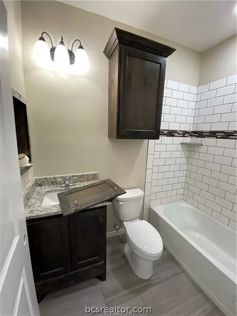 907 Henderson St, Bryan, TX 77803 photo 11