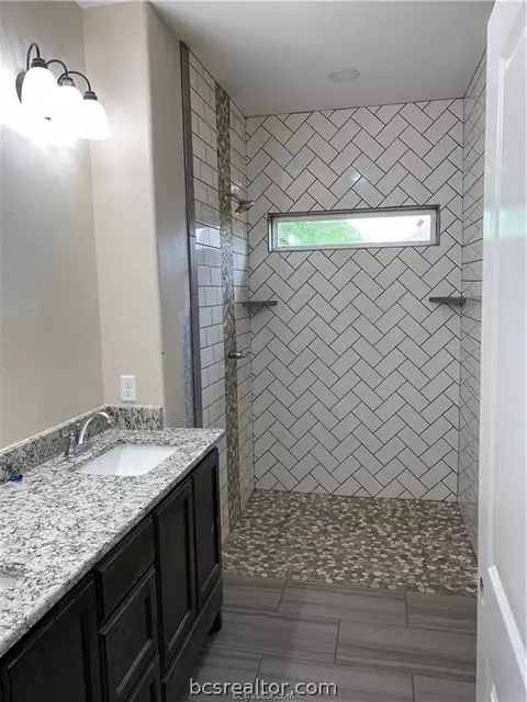 907 Henderson St, Bryan, TX 77803 photo 7