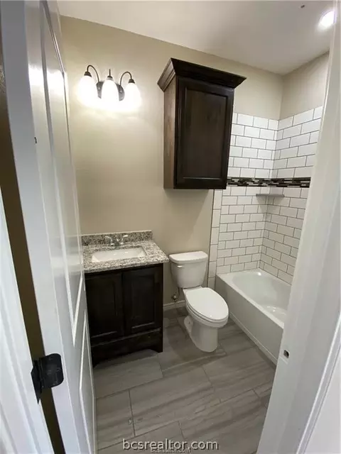 907 Henderson St, Bryan, TX 77803 photo 9