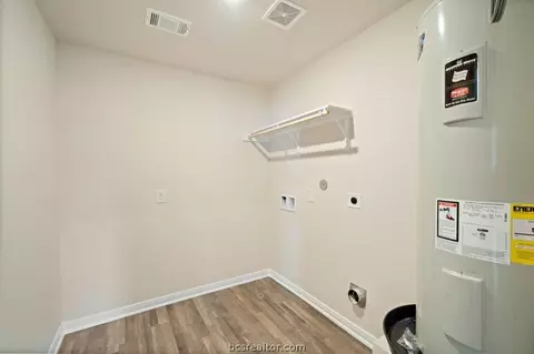 5593 Fox Bluff Dr, Bryan, TX 77807 photo 16