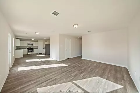 5593 Fox Bluff Dr, Bryan, TX 77807 photo 5