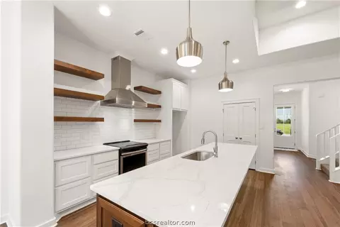 5042 Mooney Falls Dr, Bryan, TX 77802 photo 4