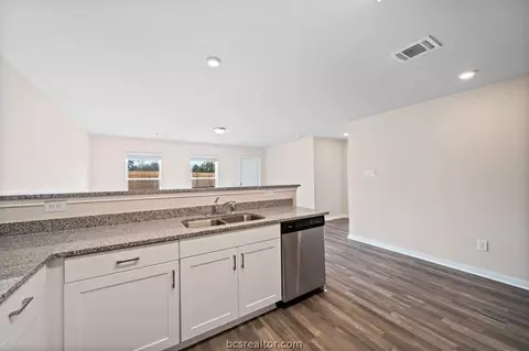 6105 Toby Bnd, Bryan, TX 77807 photo 8