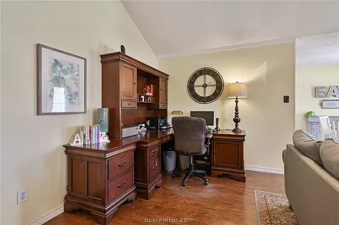 4748 Brompton Ln, Bryan, TX 77802 photo 4