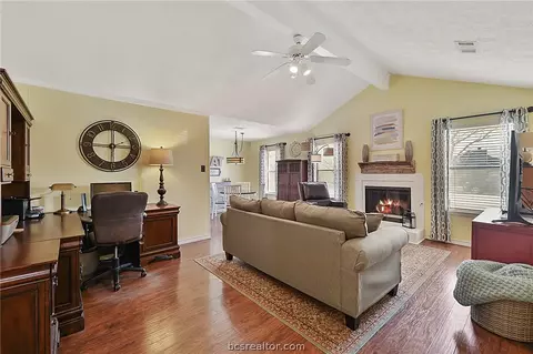 4748 Brompton Ln, Bryan, TX 77802 photo 5