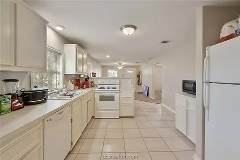 1301 Hazel St, Bryan, TX 77803 photo 7