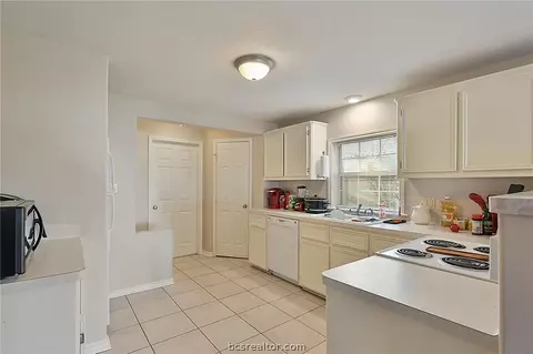 1301 Hazel St, Bryan, TX 77803 photo 6