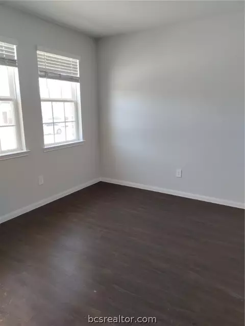 977 Rice Dr, Bryan, TX 77803 photo 6