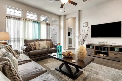2009 Shimla Dr, Bryan, TX 77807 photo 3