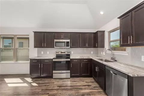 2809 Buccaneer Trl, Bryan, TX 77803 photo 5