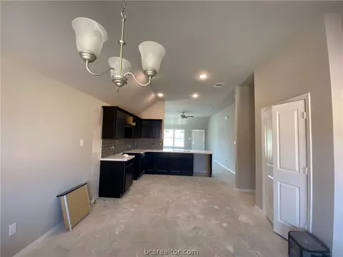 2802 Buccaneer Trl, Bryan, TX 77803 photo 6