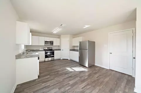 5577 Fox Bluff Dr, Bryan, TX 77807 photo 7
