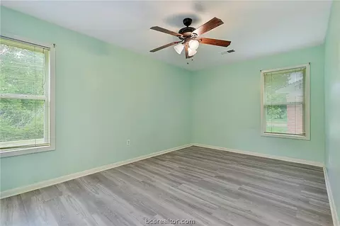 2609 Wayside Dr, Bryan, TX 77802 photo 10