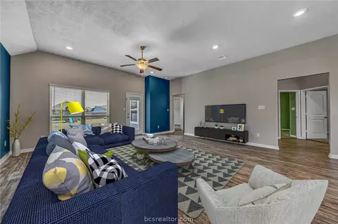 2704 Redcap St, Bryan, TX 77803 photo 8