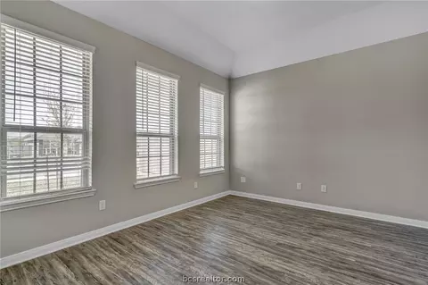 2704 Redcap St, Bryan, TX 77803 photo 10