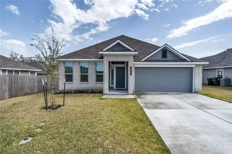 2704 Redcap St, Bryan, TX 77803 photo 1