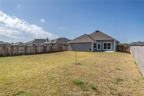 2704 Redcap St, Bryan, TX 77803 photo 21