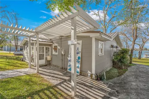 11358 Riley Green Rd, Franklin, TX 77856