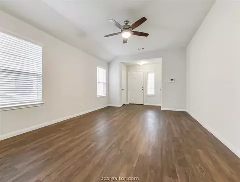 987 Rice Dr, Bryan, TX 77803 photo 7