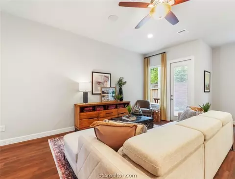 982 Rice Dr, Bryan, TX 77803 photo 7