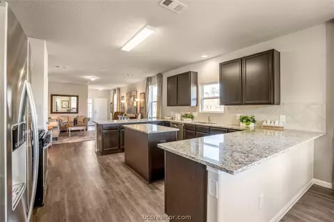 989 Rice Dr, Bryan, TX 77803 photo 13
