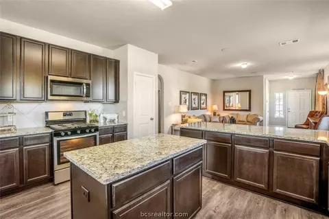 989 Rice Dr, Bryan, TX 77803 photo 12