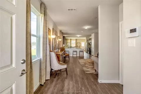 989 Rice Dr, Bryan, TX 77803 photo 6