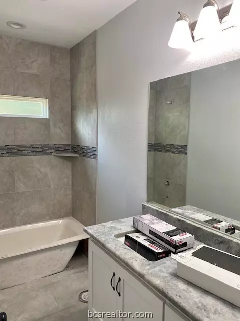 241 Peach St, Bryan, TX 77803 photo 4