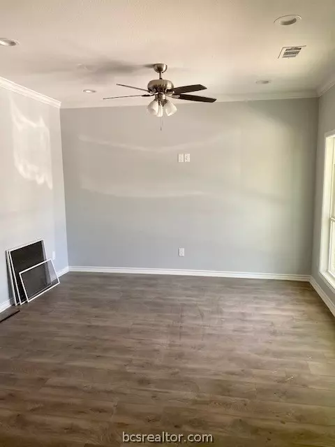 241 Peach St, Bryan, TX 77803 photo 5