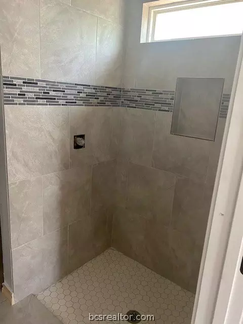 241 Peach St, Bryan, TX 77803 photo 6