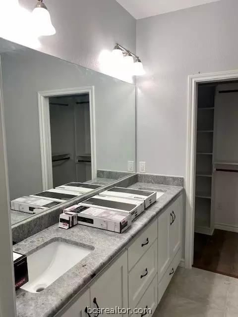 241 Peach St, Bryan, TX 77803 photo 3