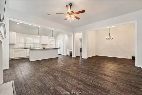3413 Utah Ct, Bryan, TX 77808 photo 6
